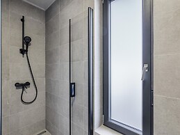 Stylish Apartment With Private Swimming Pool