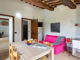 Agriturismo Borgo Pulciano in Montone
