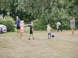 6 Person Holiday Park Home in Malling