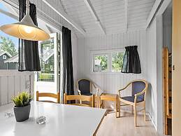 6 Person Holiday Park Home in Malling