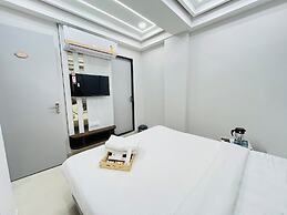 Hotel Padmawati Palace