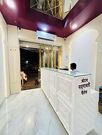 Hotel Padmawati Palace