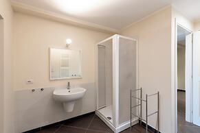 Beautiful Flat Next To Aquarium