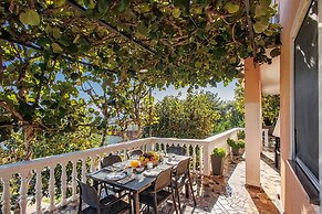 Seaview House Apartments