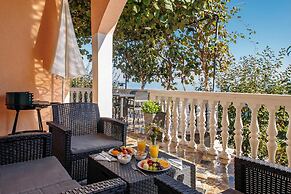 Seaview House Apartments