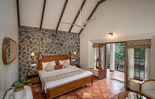 HOTEL TREETOP