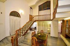 HOTEL TREETOP