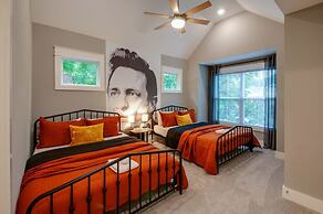 Booking Fast 12 Beds-large Yard