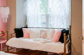 Booking Fast 12 Beds-large Yard