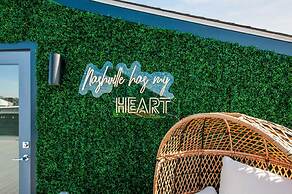 East Nash Double - 26 Beds Booking Fast