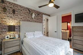 Dolly s Big House - 18 Beds Skydeck Views