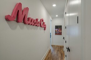 Dolly s Big House - 18 Beds Skydeck Views