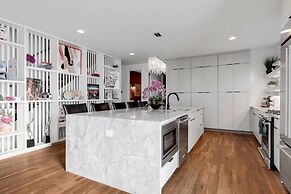 Dolly s Big House - 18 Beds Skydeck Views