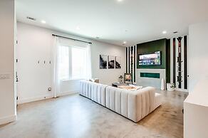 Close to the Gulch - Book Today