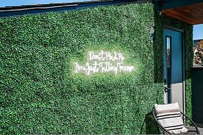 Close to the Gulch - Book Today