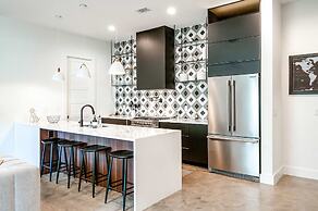 Close to the Gulch - Book Today