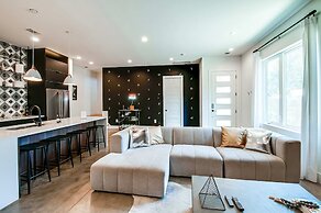 Close to the Gulch - Book Today