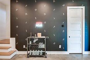 Close to the Gulch - Book Today