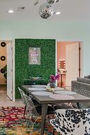 NEW 4 Bedroom Apt Near DT Walk to Restaurants