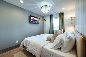 Sky High Cowgirl Luxe 4BR w Rooftopdeck Karaoke