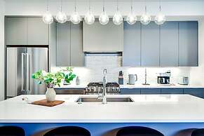 Sky High Cowgirl Luxe 4BR w Rooftopdeck Karaoke