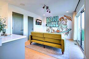 Sky High Cowgirl Luxe 4BR w Rooftopdeck Karaoke