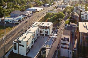 Sky High Cowgirl Luxe 4BR w Rooftopdeck Karaoke