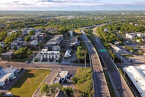 Sky High Cowgirl Luxe 4BR w Rooftopdeck Karaoke