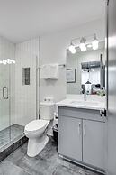 Sky High Cowgirl Luxe 4BR w Rooftopdeck Karaoke