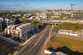 Sky High Cowgirl Luxe 4BR w Rooftopdeck Karaoke