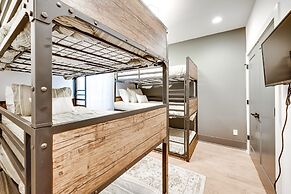 Sky High Cowgirl Luxe 4BR w Rooftopdeck Karaoke