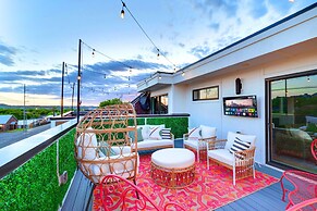 Sky High Cowgirl Luxe 4BR w Rooftopdeck Karaoke