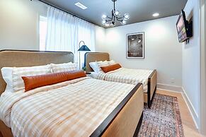 Sky High Cowgirl Luxe 4BR w Rooftopdeck Karaoke