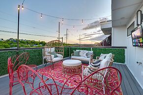 Sky High Cowgirl Luxe 4BR w Rooftopdeck Karaoke
