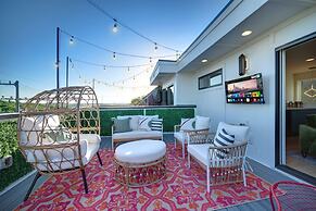 Sky High Cowgirl Luxe 4BR w Rooftopdeck Karaoke