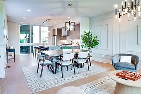 Sky High Cowgirl Luxe 4BR w Rooftopdeck Karaoke