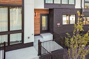 Sky High Cowgirl Luxe 4BR w Rooftopdeck Karaoke