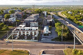 Sky High Cowgirl Luxe 4BR w Rooftopdeck Karaoke