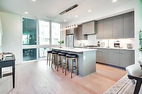 Sky High Cowgirl Luxe 4BR w Rooftopdeck Karaoke