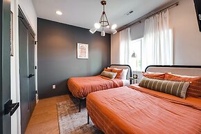 Sky High Cowgirl Luxe 4BR w Rooftopdeck Karaoke