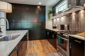 Large Group Lux 3mi Downtown - Rooftop City Views