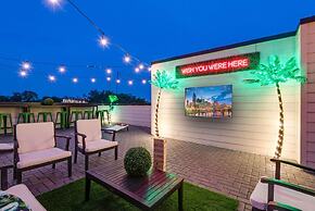 Large Group Lux 3mi Downtown - Rooftop City Views