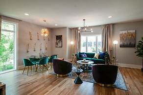 Large Group Lux 3mi Downtown - Rooftop City Views