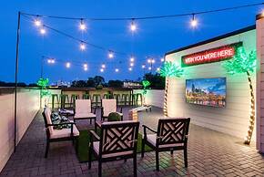 Large Group Lux 3mi Downtown - Rooftop City Views