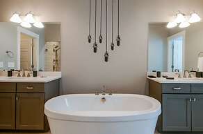 Close to the Gulch - Book Today