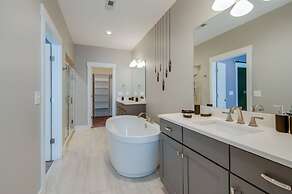 Close to the Gulch - Book Today