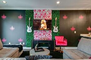 Close to the Gulch - Book Today