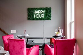 Close to the Gulch - Book Today