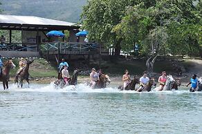 2 Bedroom Apartment Near Ocho Rios