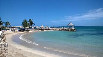 2 Bedroom Apartment Near Ocho Rios